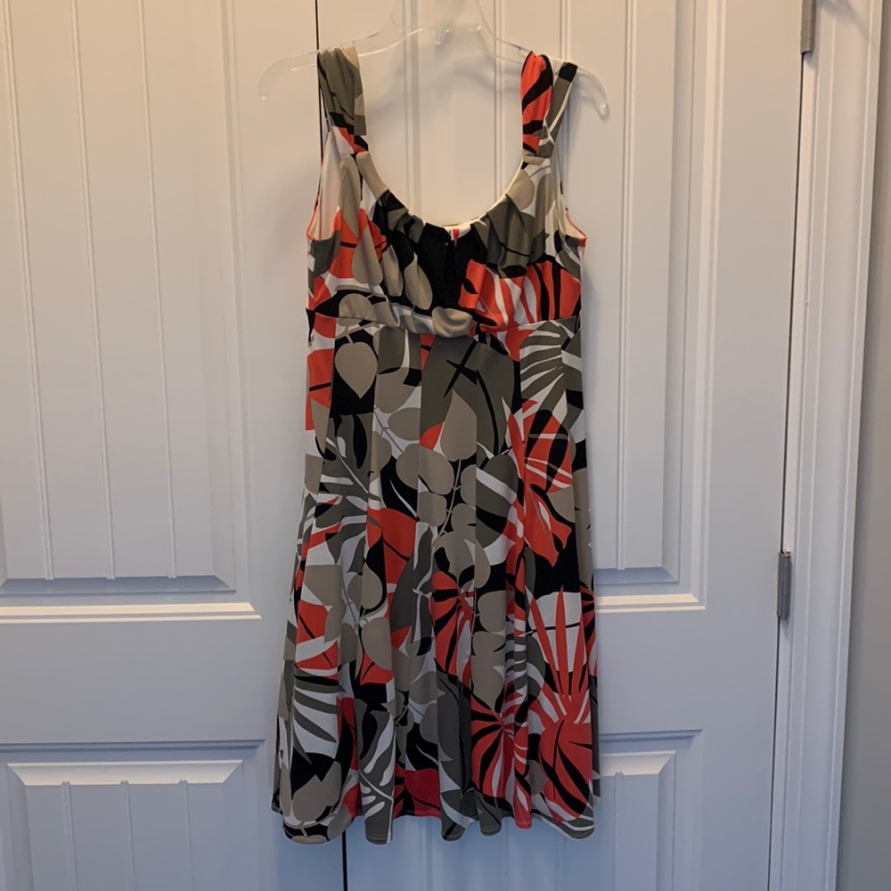 London Times sleeveless party dress. Size 10.
